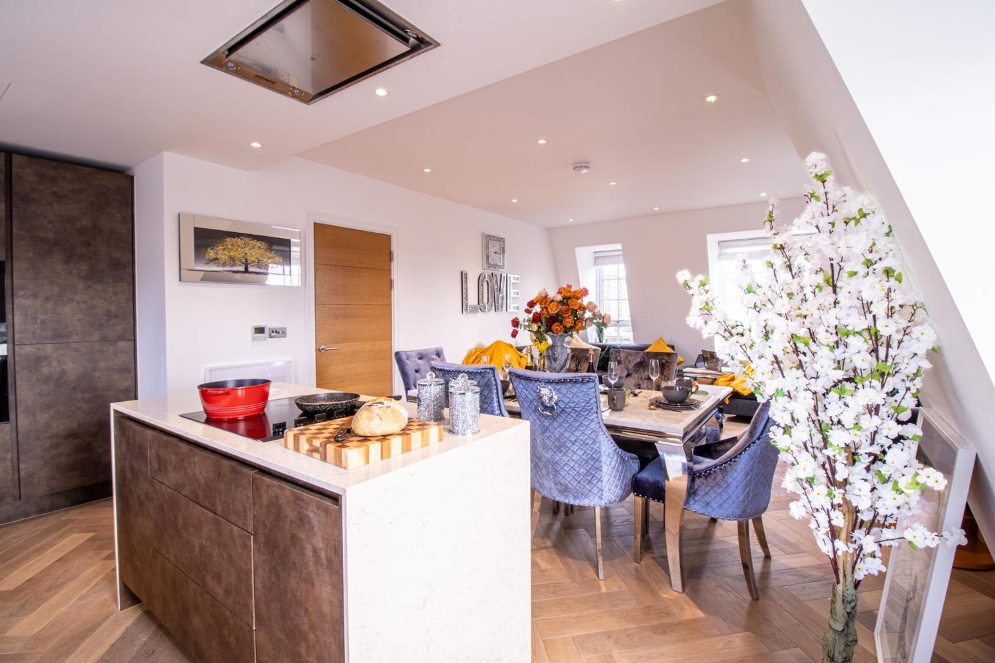 Elegant 3-Bedroom Penthouse In Marble Arch 70 London Kültér fotó