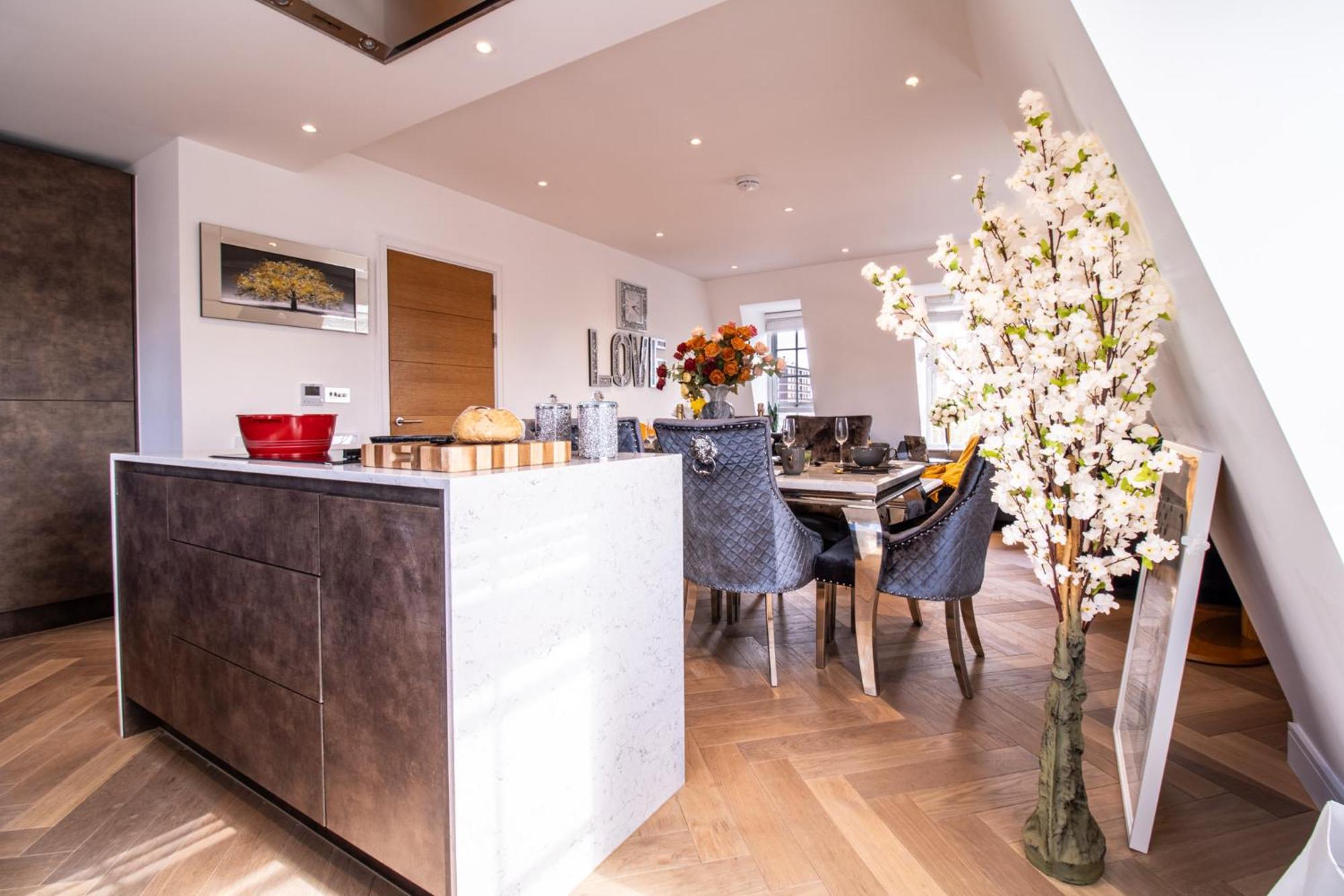 Elegant 3-Bedroom Penthouse In Marble Arch 70 London Kültér fotó